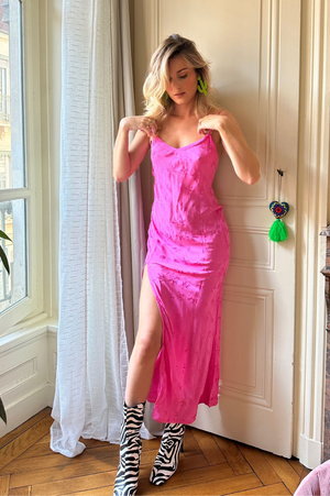 
            
                Load image into Gallery viewer, LAURA dress in Pink
            
        
