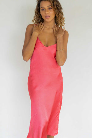 Beautiful dress in viscose. Unique raspberry colour. By Back Cartel, the French brand specialized in backless outfits.